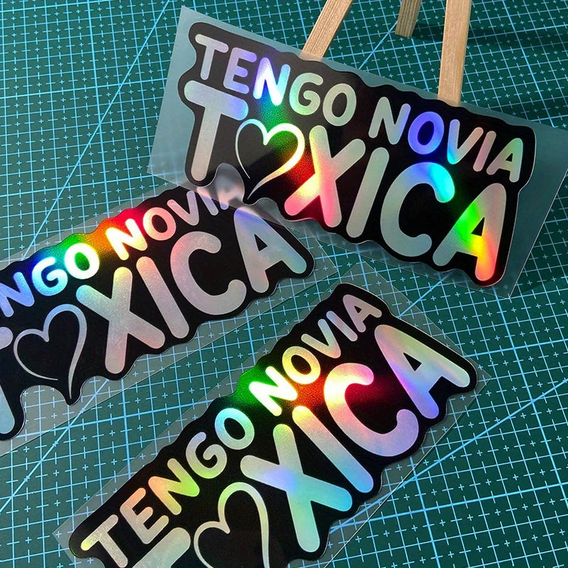 1PC/2PCS TENGO NOVIA TOXICA Motorcycle Stickers Funny Motorbike Fuel Tank Electric Scooter Vinyl Decals DIY Car Window Decors